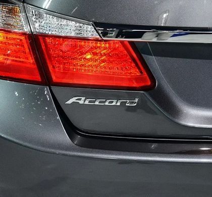 Купить Эмблема надпись Accord на скотче Хром 89228 Эмблема надпись на иномарки