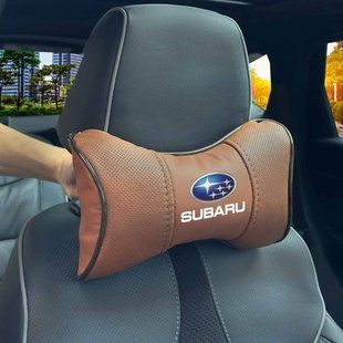 Купить Подушка на подголовник с логотипом Subaru Экокожа 3D Цветной лого Коричневые-Коричневый кант 1 шт 91610 Подушки на подголовник - под шею