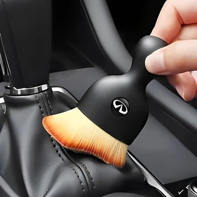 Купить Щетка с логотипом Infiniti для чистки салона автомобиля 90162 Щетки для детейлинга
