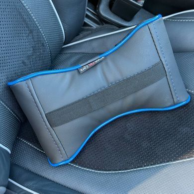 Купить Подушка на подголовник с логотипом Kia Экокожа 3D Цветной лого Черная-Синий кант 1 шт 91694 Подушки на подголовник - под шею