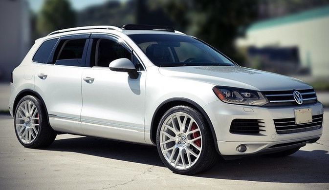 Купити Дефлектори вікон вітровики для Volkswagen Touareg 2010- Хром молдинг 1858 Дефлектори вікон Volkswagen