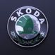 Купити Емблема для Skoda 80 мм пластикова 2 пуклі 21582 Емблеми на іномарки - 1 фото из 2